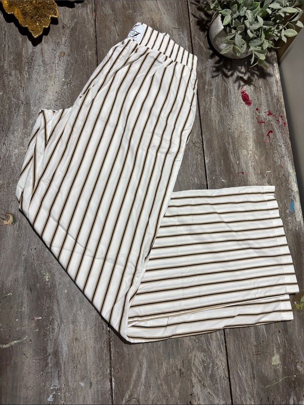 Forever 21 White Pullon Pants with Brown & Black Pinstripes